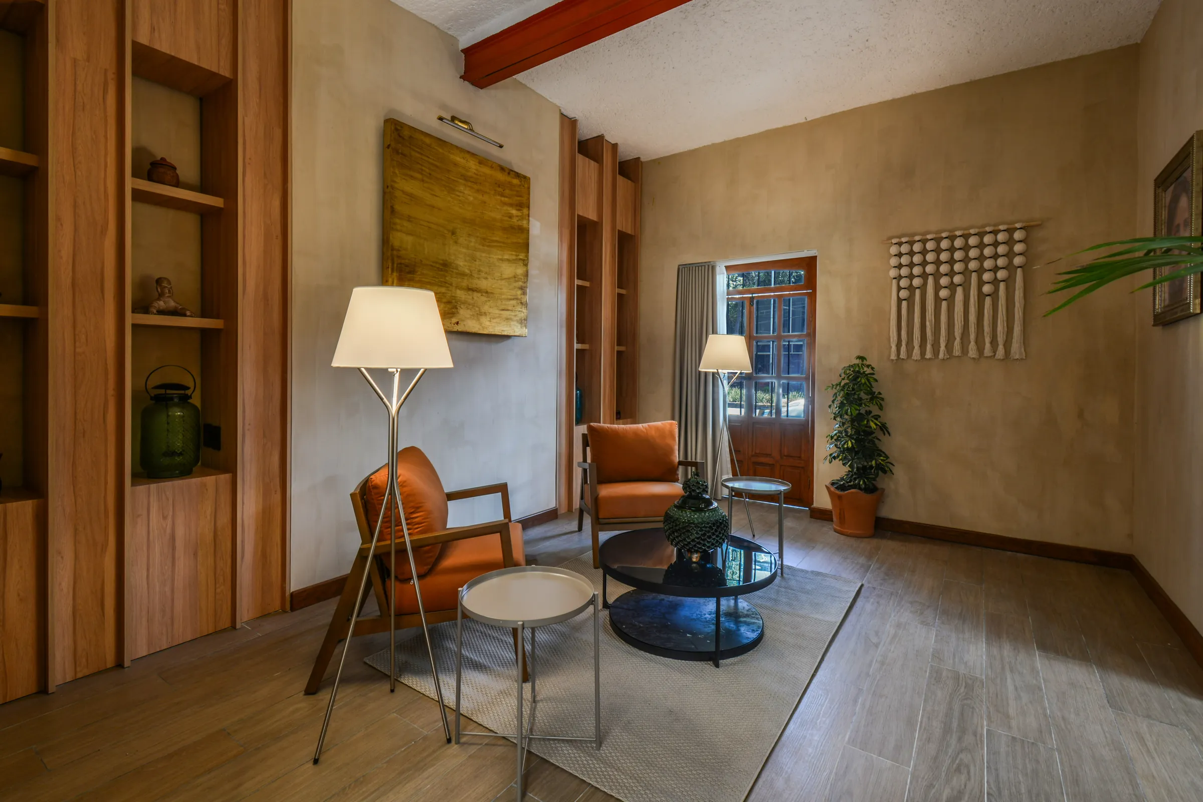 Biblioteca y espacio de trabajo remoto en coliving Habitante Condesa, Escandón CDMX